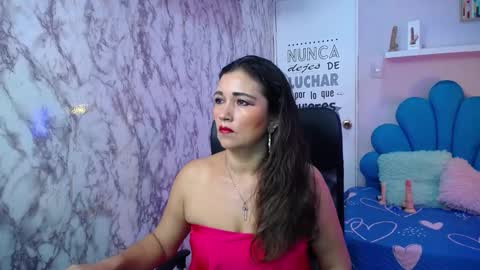 Snapshot of noelia_milfs chatting on 10-11-25, 08:51 noelia_milfs online show from 10-11-25, 08:51