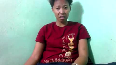 noellah online show from 10-05-25, 03:27