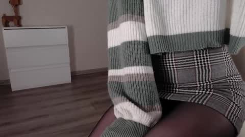 noelleneptune online show from 02-07-25, 01:43