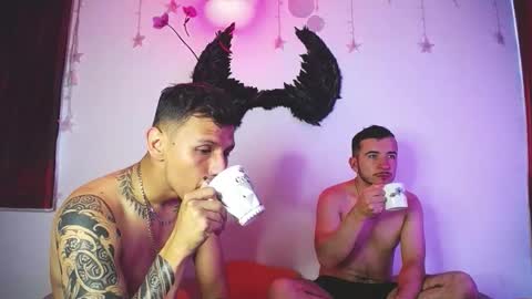 noha_and_iam1 online show from 03-12-26, 12:33