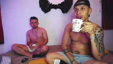 noha_and_iam1 online show from 04-20-26, 12:19