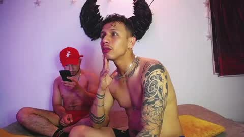 noha_and_iam1 online show from 04-24-26, 12:40