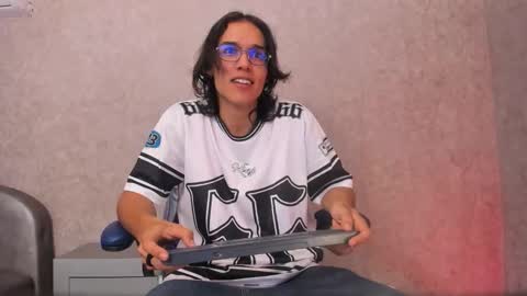     online show from 03-08-26, 12:31