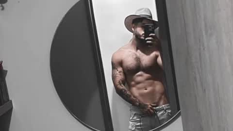 Snapshot of noha_miler chatting on 06-20-26, 09:06 kevin online show from 06-20-26, 09:06