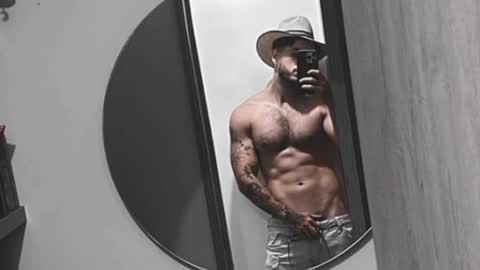 Snapshot of noha_miler chatting on 06-29-26, 12:39 kevin online show from 06-29-26, 12:39