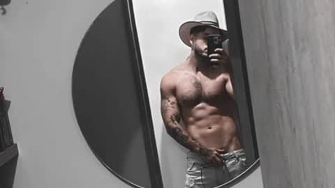 Snapshot of noha_miler chatting on 07-26-26, 10:05 kevin online show from 07-26-26, 10:05