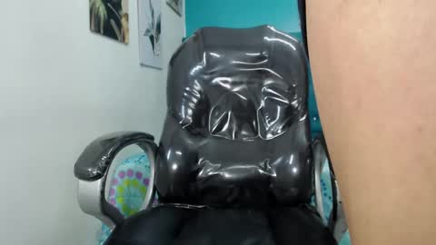 Noha Scott online show from 02-12-25, 01:41