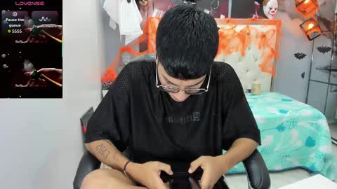 Noha Scott online show from 10-22-25, 11:37