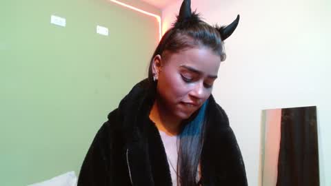 Snapshot of noha_thomson chatting on 12-15-24, 01:46 Noha Thomson online show from 12-15-24, 01:46