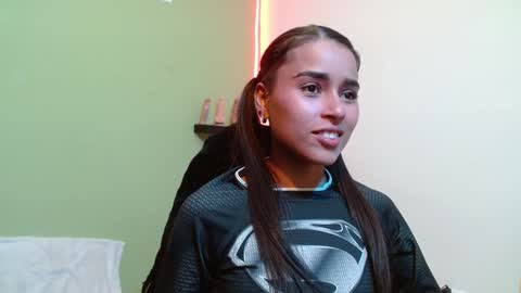 Snapshot of noha_thomson chatting on 12-19-24, 07:18 Noha Thomson online show from 12-19-24, 07:18