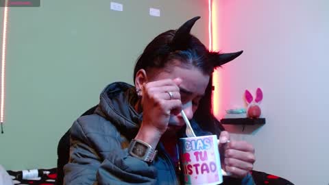 Snapshot of noha_thomson chatting on 02-03-25, 12:57 Noha Thomson online show from 02-03-25, 12:57