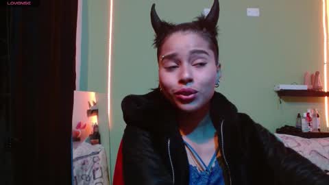 Snapshot of noha_thomson chatting on 03-05-25, 04:13 Noha Thomson online show from 03-05-25, 04:13