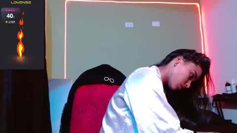 Snapshot of noha_thomson chatting on 09-16-25, 09:05 Noha Thomson online show from 09-16-25, 09:05