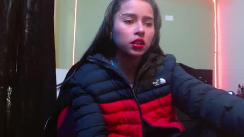 Snapshot of noha_thomson chatting on 10-16-25, 09:27 Noha Thomson online show from 10-16-25, 09:27