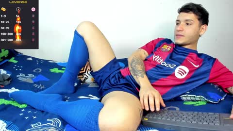 Snapshot of noha_white chatting on 12-17-24, 09:38 Noha online show from 12-17-24, 09:38