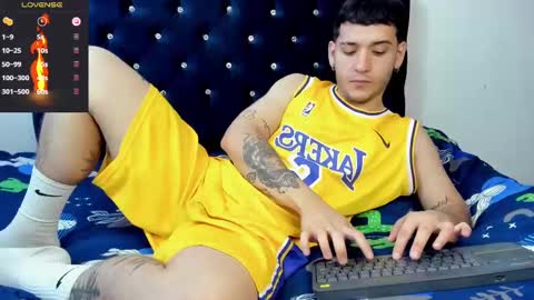 Snapshot of noha_white chatting on 02-10-25, 09:15 Noha online show from 02-10-25, 09:15