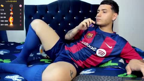 Snapshot of noha_white chatting on 02-19-25, 01:40 Noha online show from 02-19-25, 01:40