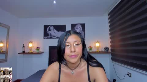 Snapshot of nohemi_louse chatting on 02-07-25, 11:34 Nohemi online show from 02-07-25, 11:34