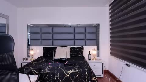 Snapshot of nohemi_louse chatting on 11-11-25, 08:09 Nohemi online show from 11-11-25, 08:09