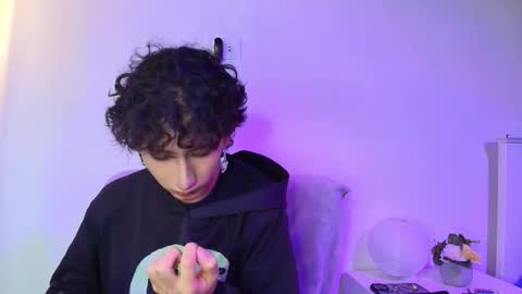 maxie online show from 10-12-25, 03:27