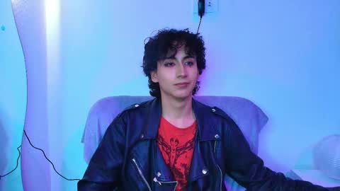 maxie online show from 10-15-25, 02:33