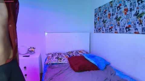 maxie online show from 10-26-25, 03:23