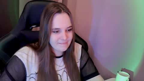 noir_ember_ online show from 12-05-25, 01:52