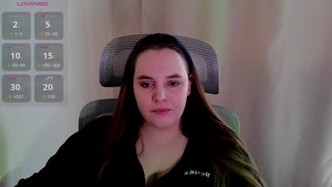 noir_ember_ online show from 06-12-26, 08:24