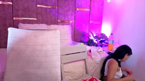 Snapshot of noirlili chatting on 10-27-25, 12:42 noirlili online show from 10-27-25, 12:42