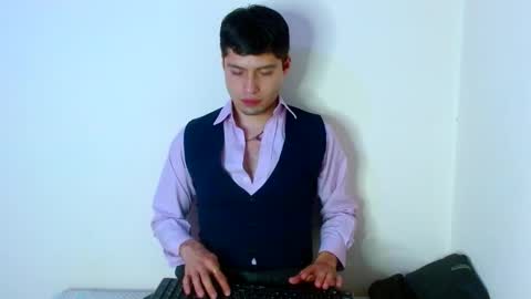 Snapshot of nolanjay chatting on 09-27-25, 10:59 NolanJay69 online show from 09-27-25, 10:59