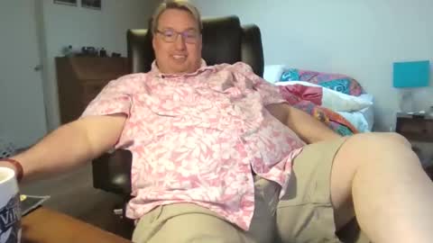 Snapshot of nolanvalenciax chatting on 02-10-26, 06:45 Nolan online show from 02-10-26, 06:45