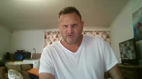 Snapshot of nollie244 chatting on 12-19-24, 11:29 Nollie online show from 12-19-24, 11:29