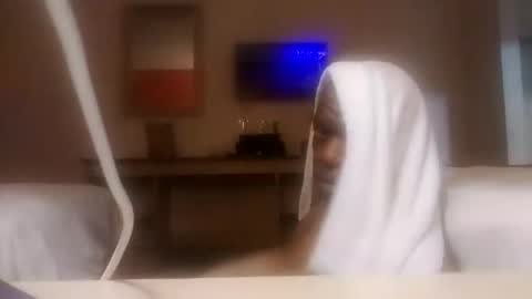 nomnom1970 online show from 10-09-25, 10:57