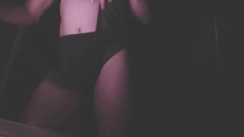 Snapshot of noon_ee chatting on 09-13-25, 04:56 Noon ee online show from 09-13-25, 04:56