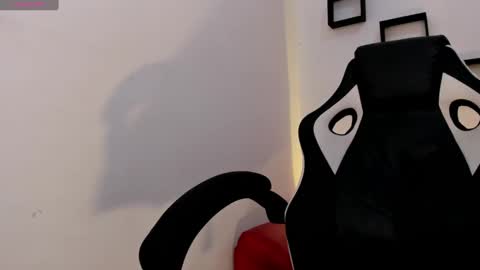 Nora online show from 09-11-25, 06:52