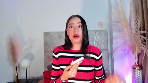 Nora Da Silva online show from 02-05-25, 01:15