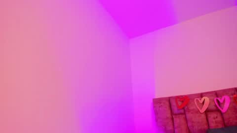 Nora Da Silva online show from 05-14-26, 04:52