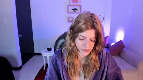 Nora online show from 02-12-25, 12:16