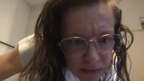 Snapshot of norabarnacle93 chatting on 03-27-26, 02:50 Nora and Jim 3 online show from 03-27-26, 02:50