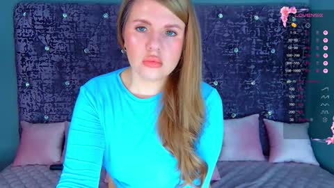 Nora online show from 03-03-26, 01:12