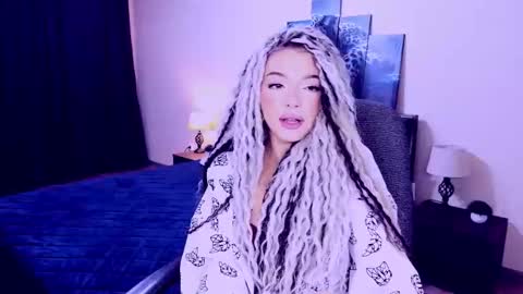 Snapshot of norasun chatting on 12-14-25, 06:12 NoraSun online show from 12-14-25, 06:12