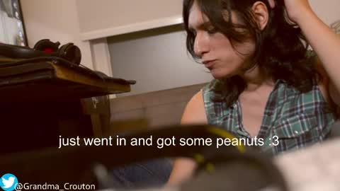 Snapshot of noreallyilikepeanuts chatting on 03-11-25, 03:48 Ariane online show from 03-11-25, 03:48