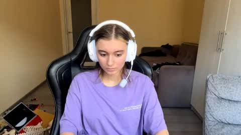 Elena online show from 04-23-26, 08:24