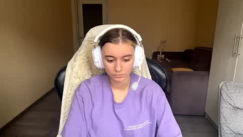 Elena online show from 04-24-26, 06:16