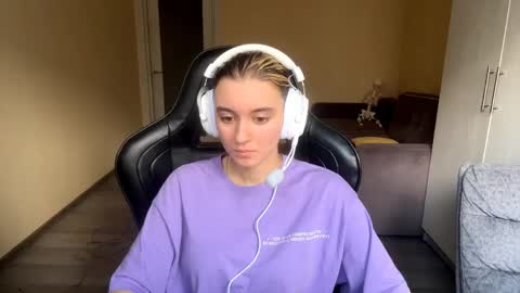 Elena online show from 04-25-26, 07:11