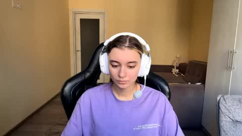 Elena online show from 04-27-26, 06:00