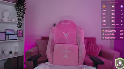 Snapshot of norma_blum chatting on 02-18-25, 09:32 eva online show from 02-18-25, 09:32