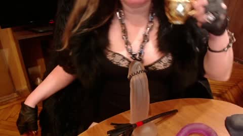 miss Tress online show from 12-20-24, 11:58