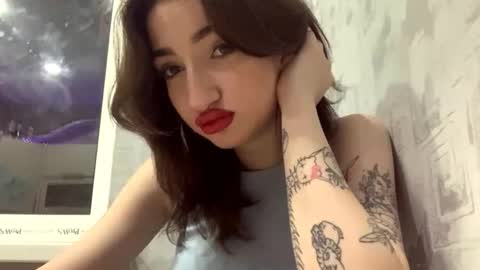 Snapshot of normanhandshoe chatting on 12-05-25, 07:43 Rina online show from 12-05-25, 07:43