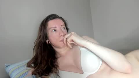 Emily snow online show from 12-04-24, 05:55